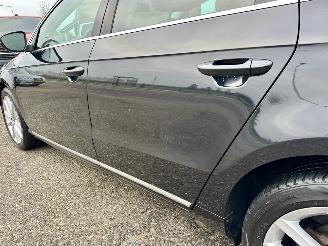 Volkswagen Passat 1.4 TSI 122pk dsg aut + f1 Highline - nap - dvd in hoofdsteunen - navi - clima - cruise - leer + stoelverw picture 89