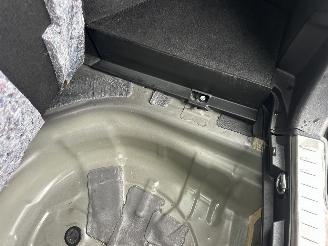 Toyota Auris Touring Sports Gereserveerd 1.8 Hybrid 123pk aut Exe - pano - nap - navi - camera - keyless - front + line + park assist picture 12