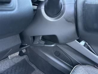 Renault Clio 1.6 E-Tech Hybrid 8-traps aut 140 Intens - nap - 360cam - keyless - navi - front + line + side + park assist - virtual picture 38