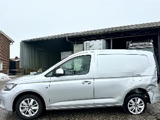 Unfall Kfz Van Volkswagen Caddy 1.5 TSI 116pk 7-traps aut Highl - nap - virtual - standkachel - nav - cam - front + line + side + park assist 2024/3
