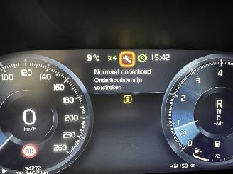Volvo V-60 2.0 B4 Hybrid 8-traps aut R-Design - nap - virtual - leer - stuur + stoelverw - trekh - front + line + side assist picture 23