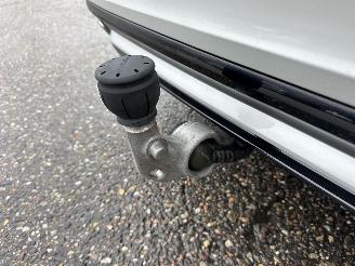 Volvo V-60 2.0 B4 Hybrid 8-traps aut R-Design - nap - virtual - leer - stuur + stoelverw - trekh - front + line + side assist picture 91