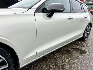 Volvo V-60 2.0 B4 Hybrid 8-traps aut R-Design - nap - virtual - leer - stuur + stoelverw - trekh - front + line + side assist picture 106