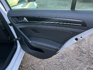 Volkswagen Golf 1.2 TSI 105pk 6-bak Highl 5drs - pano - nap - xenon - massage - navi - stoelverw - half leer - bearlock picture 44