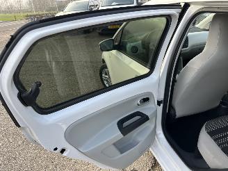 Seat Mii 1.0i 75pk Style Chic 5drs - pano - nap - navi - city safety system - pdc - stoelverw - cruise contr picture 43