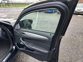 BMW 5-serie 540i 340pk aut + f1 High Exe M-Sport - schuifdak - hud - softclose - b&w - 360cam - stoelvent - stuurverw picture 60