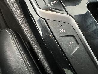 BMW 5-serie 540i 340pk aut + f1 High Exe M-Sport - schuifdak - hud - softclose - b&w - 360cam - stoelvent - stuurverw picture 45