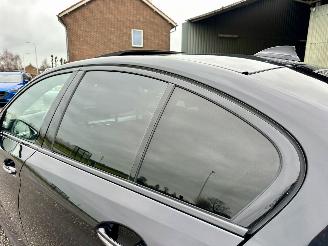 BMW 5-serie 540i 340pk aut + f1 High Exe M-Sport - schuifdak - hud - softclose - b&w - 360cam - stoelvent - stuurverw picture 117