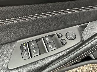 BMW 5-serie 540i 340pk aut + f1 High Exe M-Sport - schuifdak - hud - softclose - b&w - 360cam - stoelvent - stuurverw picture 53