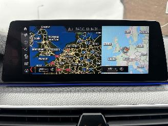 BMW 5-serie 540i 340pk aut + f1 High Exe M-Sport - schuifdak - hud - softclose - b&w - 360cam - stoelvent - stuurverw picture 51