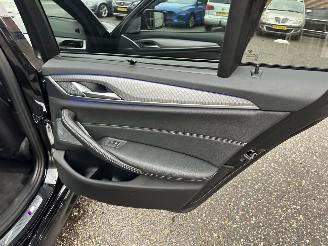 BMW 5-serie 540i 340pk aut + f1 High Exe M-Sport - schuifdak - hud - softclose - b&w - 360cam - stoelvent - stuurverw picture 74