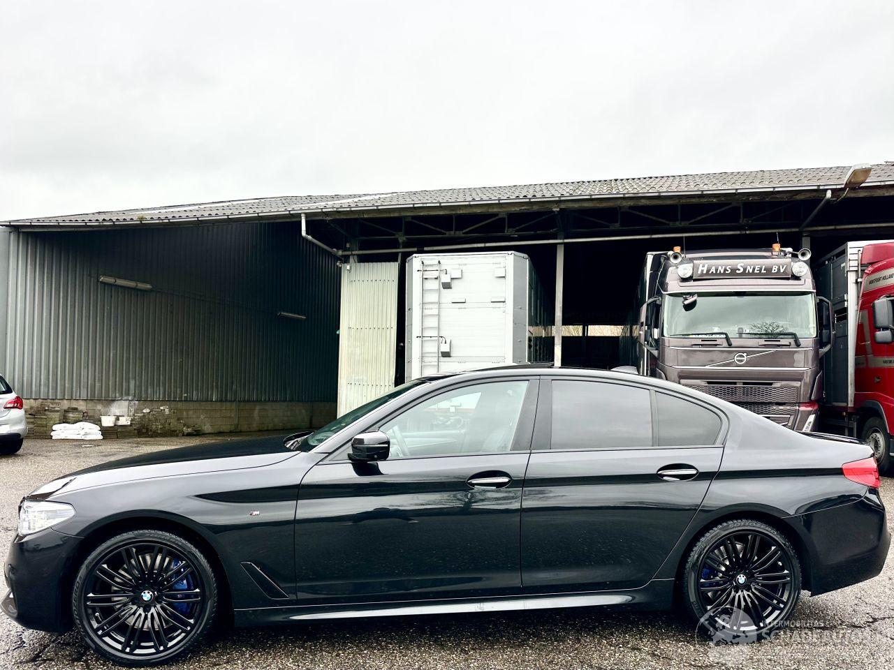 BMW 5-serie 540i 340pk aut + f1 High Exe M-Sport - schuifdak - hud - softclose - b&w - 360cam - stoelvent - stuurverw