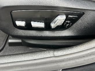 BMW 5-serie 540i 340pk aut + f1 High Exe M-Sport - schuifdak - hud - softclose - b&w - 360cam - stoelvent - stuurverw picture 59