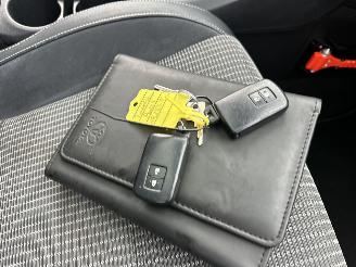 Toyota Auris Touring Sports 1.8 Hybrid 123pk aut pano - nap - navi - camera - keyless - front + park + line assist - pdc v+a picture 50