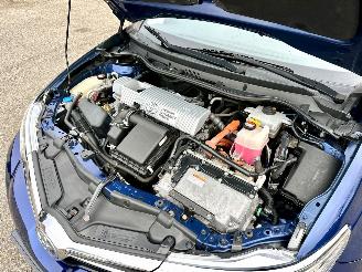 Toyota Auris Touring Sports 1.8 Hybrid 123pk aut pano - nap - navi - camera - keyless - front + park + line assist - pdc v+a picture 64