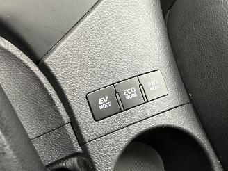 Toyota Auris Touring Sports 1.8 Hybrid 123pk aut pano - nap - navi - camera - keyless - front + park + line assist - pdc v+a picture 37