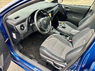 Toyota Auris Touring Sports 1.8 Hybrid 123pk aut pano - nap - navi - camera - keyless - front + park + line assist - pdc v+a picture 21