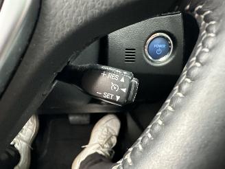 Toyota Auris Touring Sports 1.8 Hybrid 123pk aut pano - nap - navi - camera - keyless - front + park + line assist - pdc v+a picture 29