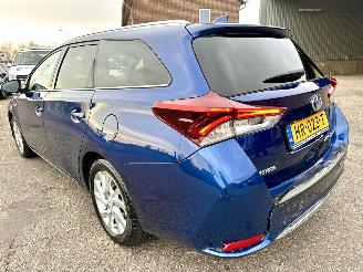 Toyota Auris Touring Sports 1.8 Hybrid 123pk aut pano - nap - navi - camera - keyless - front + park + line assist - pdc v+a picture 7