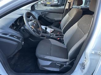 Ford Focus 1.0T Ecoboost 101pk Edition 5drs - 64dkm - airco - 51.360km distr.riem + waterpomp vernieuwd in 5/2025 picture 38