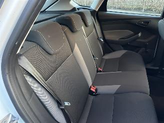 Ford Focus 1.0T Ecoboost 101pk Edition 5drs - 64dkm - airco - 51.360km distr.riem + waterpomp vernieuwd in 5/2025 picture 23