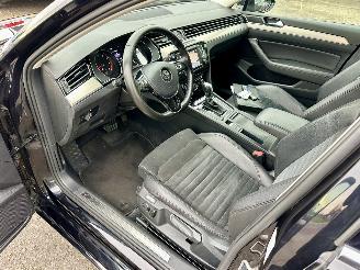 Volkswagen Passat 1.4 TSI 150pk 7-traps aut + f1 Highline sedan - navi - camera - front + line assist - stuurverw - stoelverw picture 22