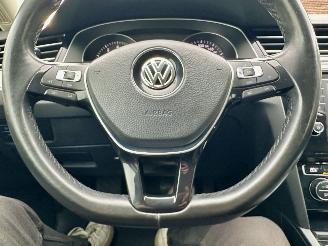 Volkswagen Passat 1.4 TSI 150pk 7-traps aut + f1 Highline sedan - navi - camera - front + line assist - stuurverw - stoelverw picture 38