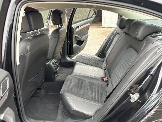 Volkswagen Passat 1.4 TSI 150pk 7-traps aut + f1 Highline sedan - navi - camera - front + line assist - stuurverw - stoelverw picture 58