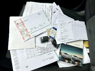 Volkswagen Passat 1.4 TSI 150pk 7-traps aut + f1 Highline sedan - navi - camera - front + line assist - stuurverw - stoelverw picture 15