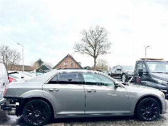 Unfallwagen Lancia Thema 3.0D V6 Turbo 190pk aut Platinum - xenon - navi - leer - memory - elektr rollo - stoelverw v+a 2013/7