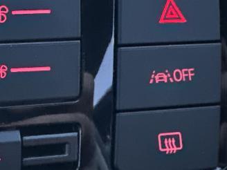 Volkswagen Up! 1.0i 65pk BMT 5drs - nap - clima - camera - cruise - pdc - licht + regensensor - line assist picture 15