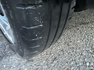 Volkswagen Up! 1.0i 65pk BMT 5drs - nap - clima - camera - cruise - pdc - licht + regensensor - line assist picture 65