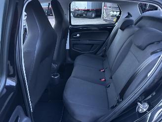 Volkswagen Up! 1.0i 65pk BMT 5drs - nap - clima - camera - cruise - pdc - licht + regensensor - line assist picture 20