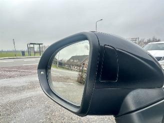 Volkswagen Passat 2.0 Bi-TDI 4Motion 239pk aut R-Line - pano - 360cam - leer - virtual - keyless - front + line + side assist picture 98