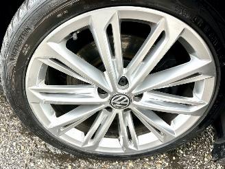 Volkswagen Passat 2.0 Bi-TDI 4Motion 239pk aut R-Line - pano - 360cam - leer - virtual - keyless - front + line + side assist picture 108