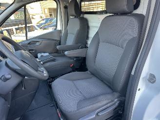 Renault Trafic 2.0 dCi 120pk 6-bak L2/H1 Comf euro.6 - 1e eig - nap - 2x schuifdeur - navi - airco - cruise - pdc - trekh picture 18