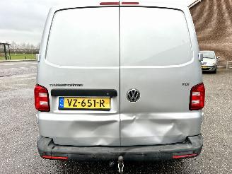 Volkswagen Transporter 2.0 TDI 150pk 6-bak euro.6 L2/H1 Highline 3Pers - nap - 1e eig - navi - airco - cruise - carplay - pdc - trekh picture 60
