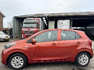 krockskadad bil auto Kia Picanto Gereserveerd 1.0 MPi Dynamic PlusLine - 16dkm nap - 1e eig - navi - camera - afn trek - carplay - lmv - elektr pakket 2020/4