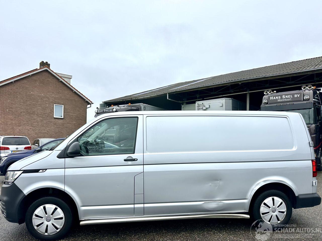 Volkswagen Transporter Gereserveerd 2.0 TDI 110pk L2/H1 Highline - nap - facelift - navi - airco - cruise - elektr pakket - trekh - pdc - CarPlay
