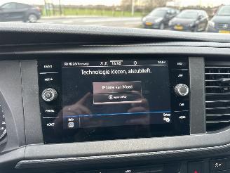 Volkswagen Transporter Gereserveerd 2.0 TDI 110pk L2/H1 Highline - nap - facelift - navi - airco - cruise - elektr pakket - trekh - pdc - CarPlay picture 43