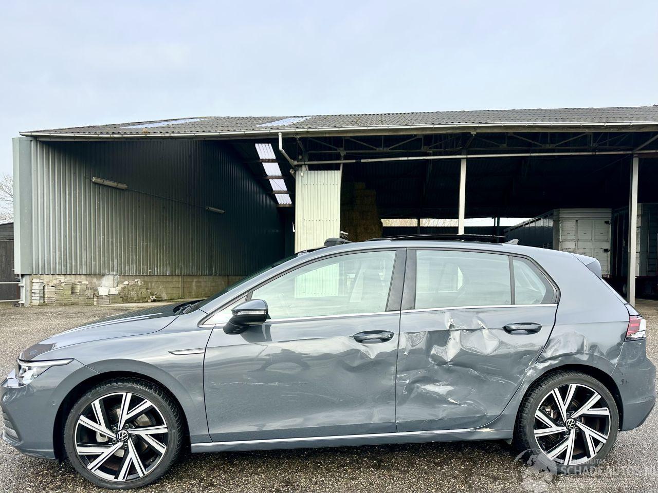 Volkswagen Golf 1.5 eTSI 162pk aut + f1 Style - nap - pano - virtual - massage - front + line + side assist - full led