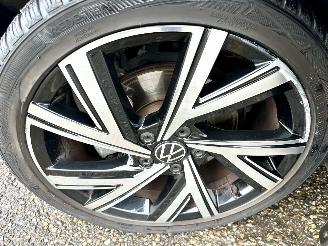 Volkswagen Golf 1.5 eTSI 162pk aut + f1 Style - nap - pano - virtual - massage - front + line + side assist - full led picture 86