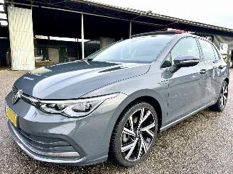 Volkswagen Golf 1.5 eTSI 162pk aut + f1 Style - nap - pano - virtual - massage - front + line + side assist - full led picture 2