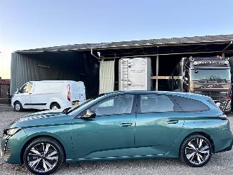 krockskadad bil auto Peugeot 308 1.6 Plug-in Hybrid 191pk aut + f1 Active Pack Bus - nap - 1e eig - clima - cruise - carplay - pdc - line assist 2022/11