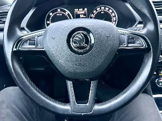 Skoda Superb 2.0 TDI 150pk 6-bak euro.6 Style Bus - nap - navi - camera - front + side + park assist - keyless entry + start picture 38