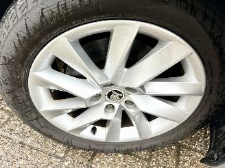 Skoda Superb 2.0 TDI 150pk 6-bak euro.6 Style Bus - nap - navi - camera - front + side + park assist - keyless entry + start picture 91