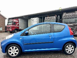 Auto incidentate Peugeot 107 1.0-12V 68pk Urban Move - nap - airco - elektr ramen - nw apk t/m 01-2027 - toerenteller - rijdt goed 2010/6
