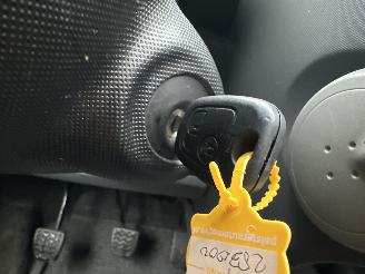 Peugeot 107 1.0-12V 68pk Urban Move - nap - airco - elektr ramen - nw apk t/m 01-2027 - toerenteller - rijdt goed picture 20