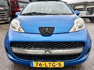 Peugeot 107 1.0-12V 68pk Urban Move - nap - airco - elektr ramen - nw apk t/m 01-2027 - toerenteller - rijdt goed picture 3