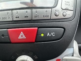 Peugeot 107 1.0-12V 68pk Urban Move - nap - airco - elektr ramen - nw apk t/m 01-2027 - toerenteller - rijdt goed picture 18